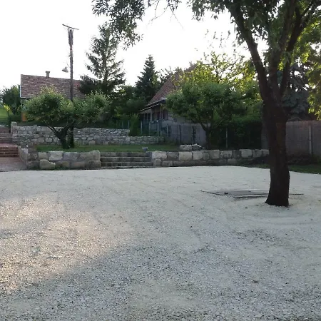 Bella Vendeghaz 3* Etyek