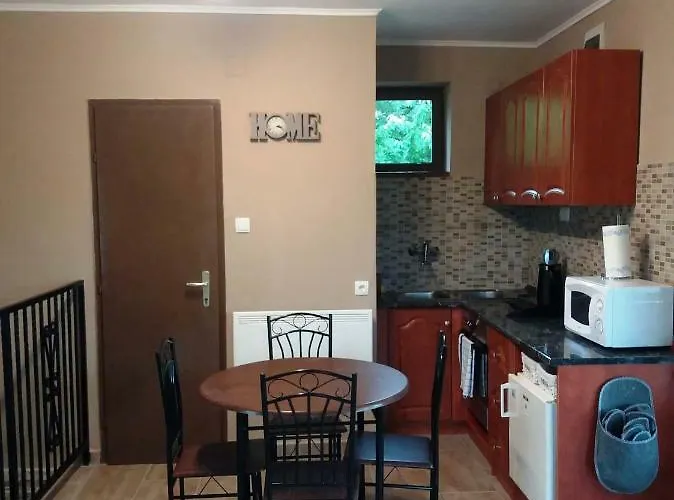 Casa de hóspedes Bella 3*